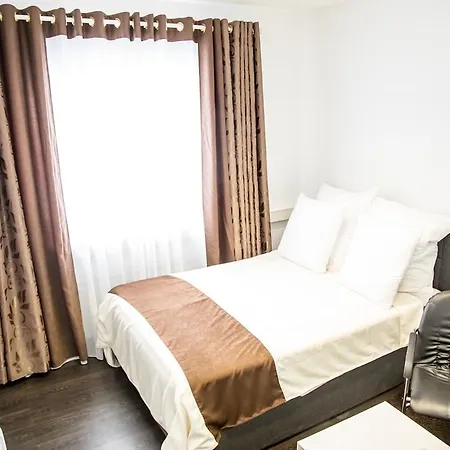 Tau Design Гостевой дом Эрланген