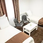 瓦利德旅馆 招待所 *